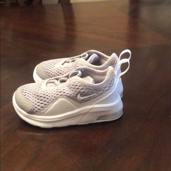 Nike Air Max Motion 2 - Picture 2 of 3